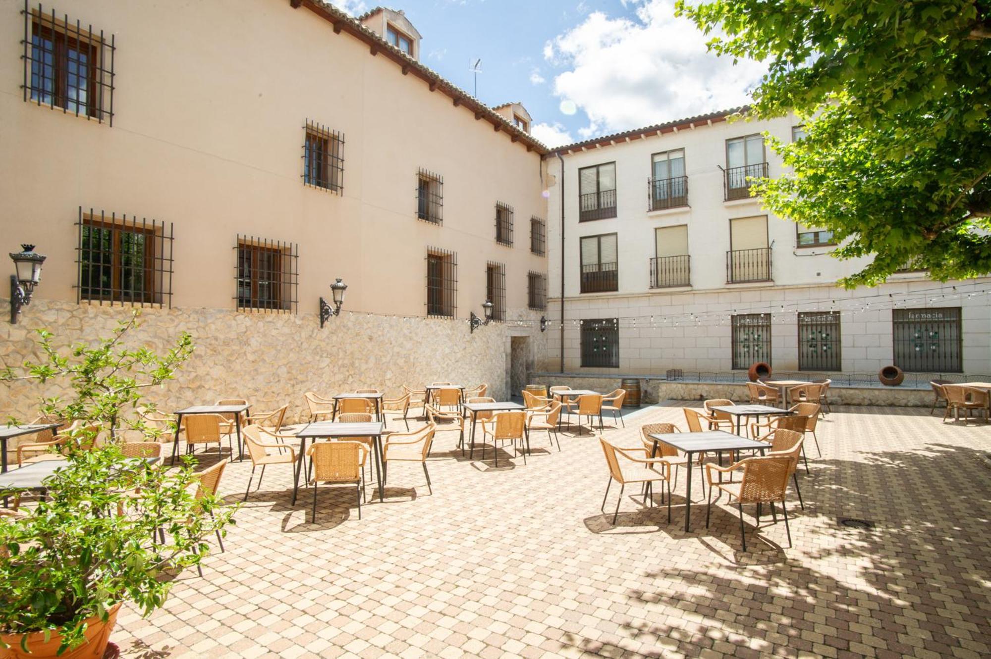 Azz Penafiel Las Claras Hotel & Spa Exterior photo