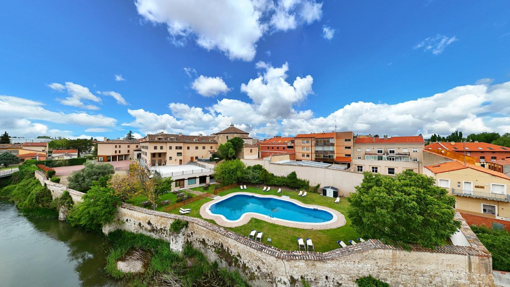 Azz Penafiel Las Claras Hotel & Spa Exterior photo