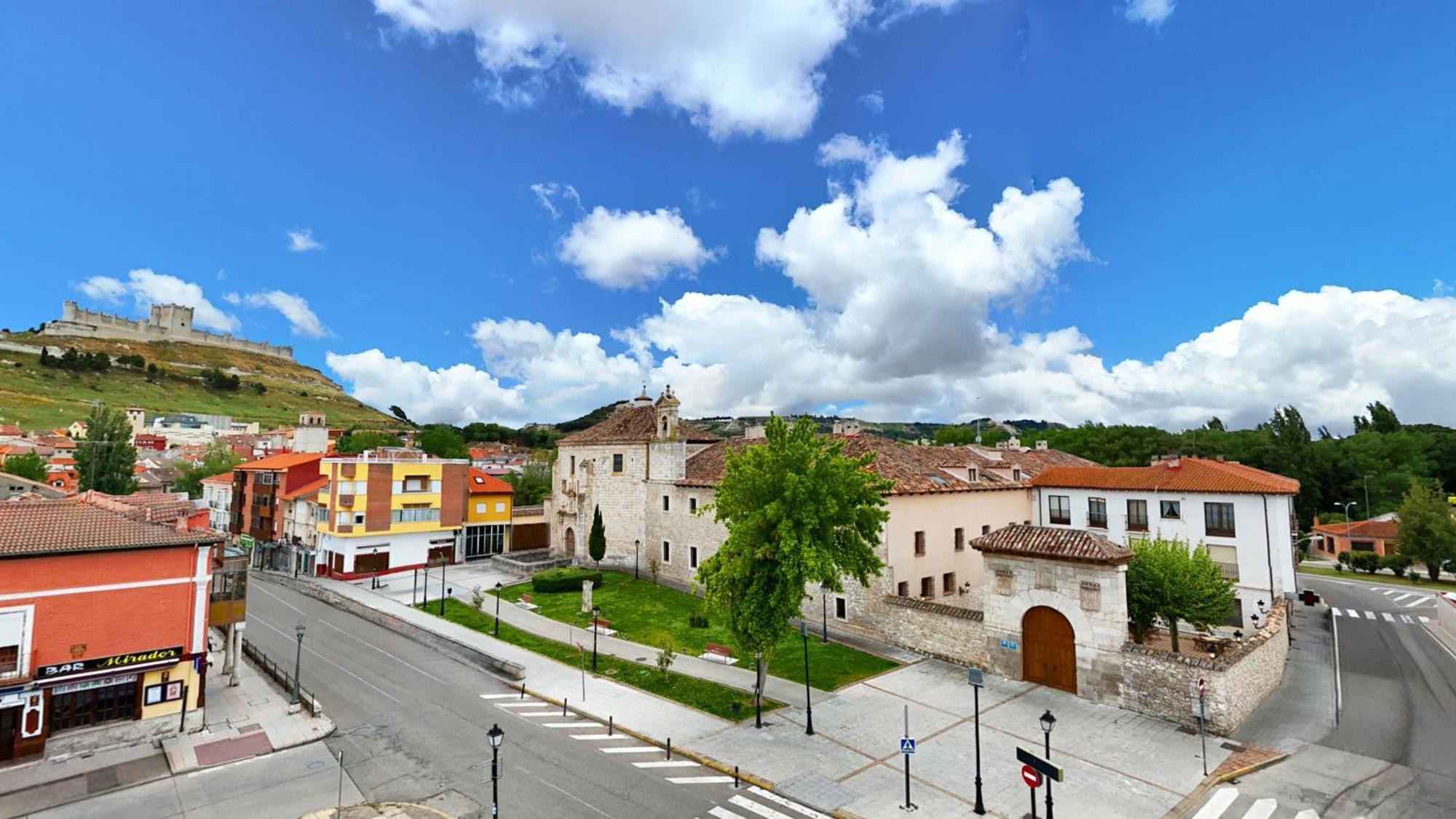 Azz Penafiel Las Claras Hotel & Spa Exterior photo