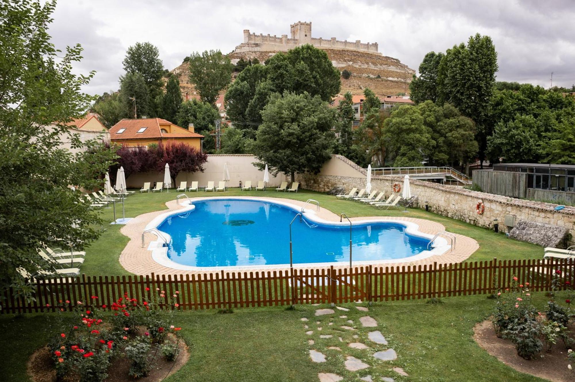 Azz Penafiel Las Claras Hotel & Spa Exterior photo